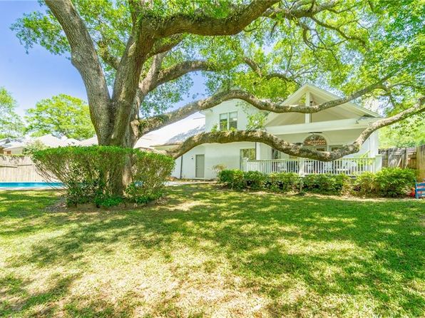1262 Savannah Dr, Mobile, AL 36609