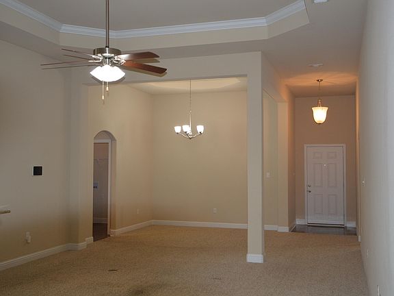 4th image of 11550 Caroline Ct