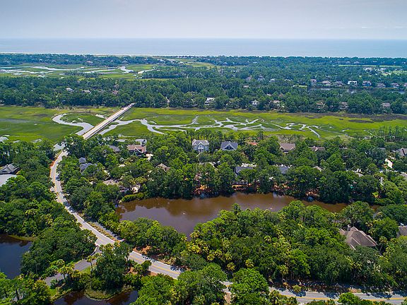 3rd image of 390 Governors Dr
