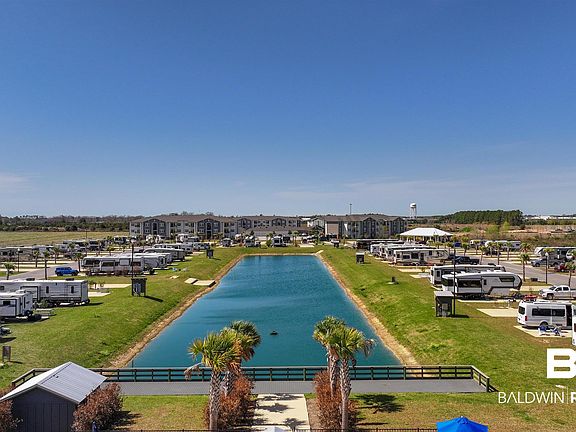 5th image of 805 Vacation Cir