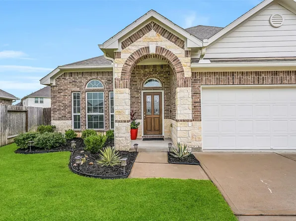 305 Bordeaux Ct, Alvin, TX 77511