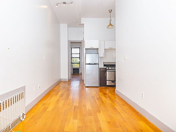 2nd image of 233 Jefferson St #5S