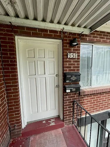 951 E Logan Ave #A Photo 1