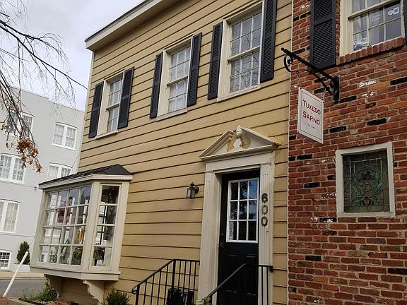 3rd image of 600 S Washington St