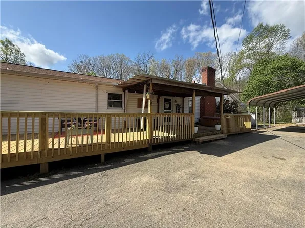 1908 Cartwright Dr, Kernersville, NC 27284