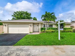 6391 NW 90th Ave, Tamarac, FL 33321