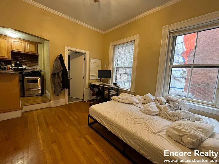 48 Hereford St #2A — Photo 8