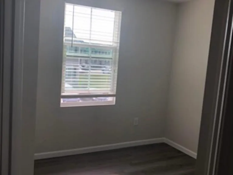29028 Saint Thomas Blvd — Photo 2