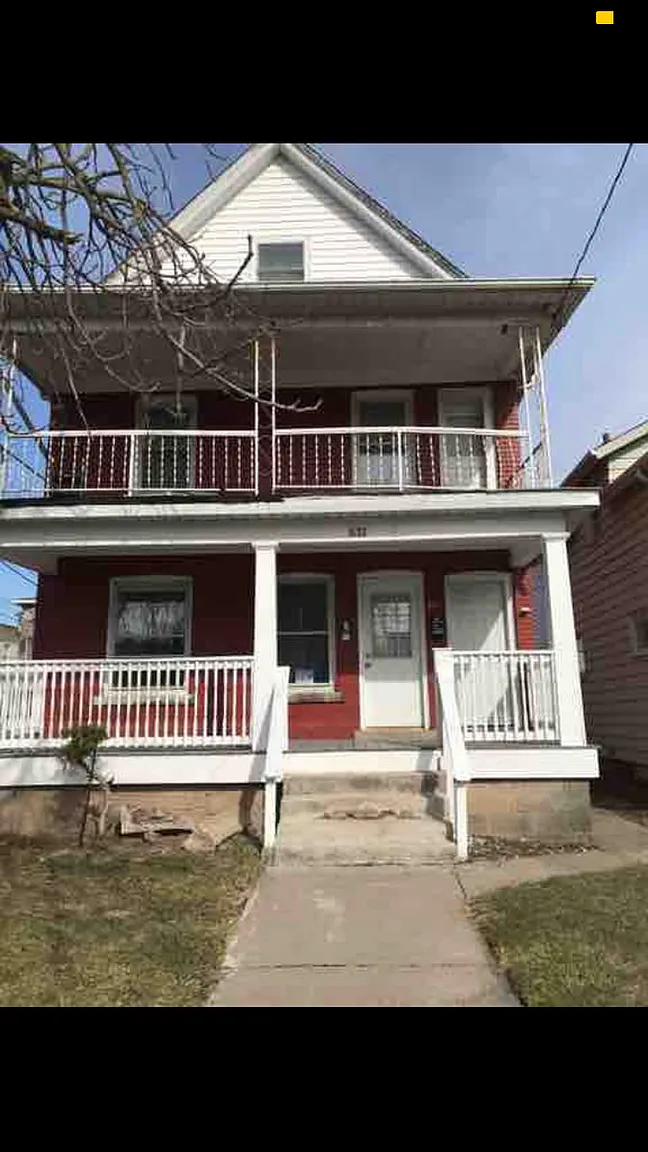 637 17th St photo 1