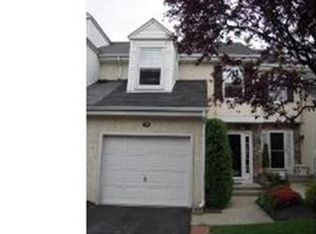 1702 Coventry Pointe Ln, Pottstown, PA 19465