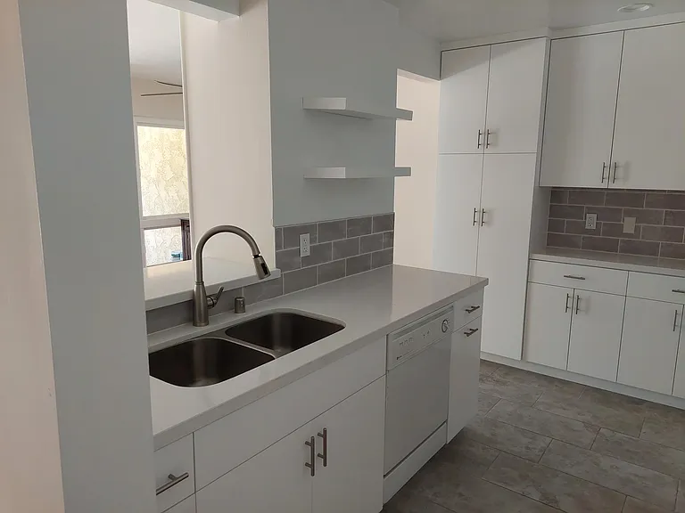 5600 Kensington Way #102 — Photo 3