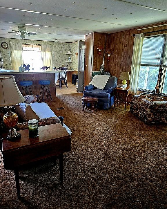 Spacious living room
3 lg 