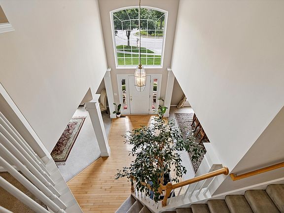 4th image of 8 Orchid Ct