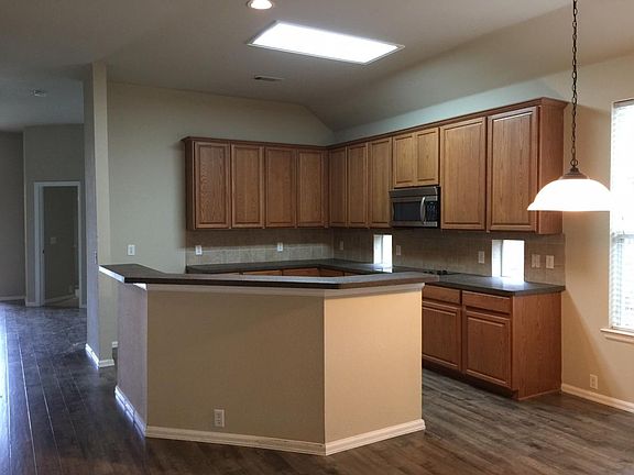 3rd image of 2744 Thorncreek Ln