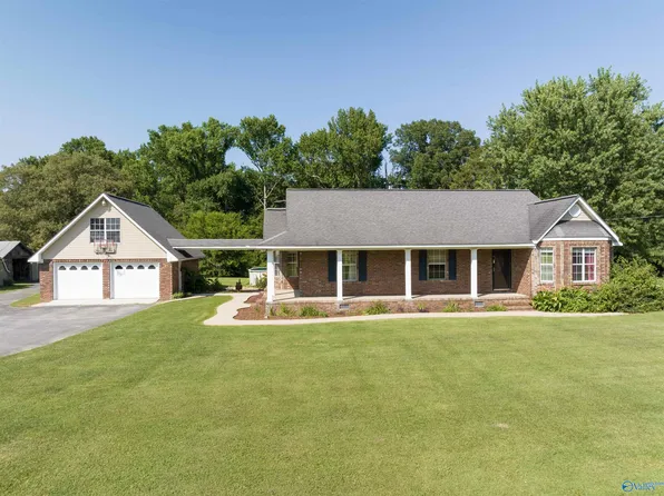 2121 Chavies Rd, Fort Payne, AL 35968