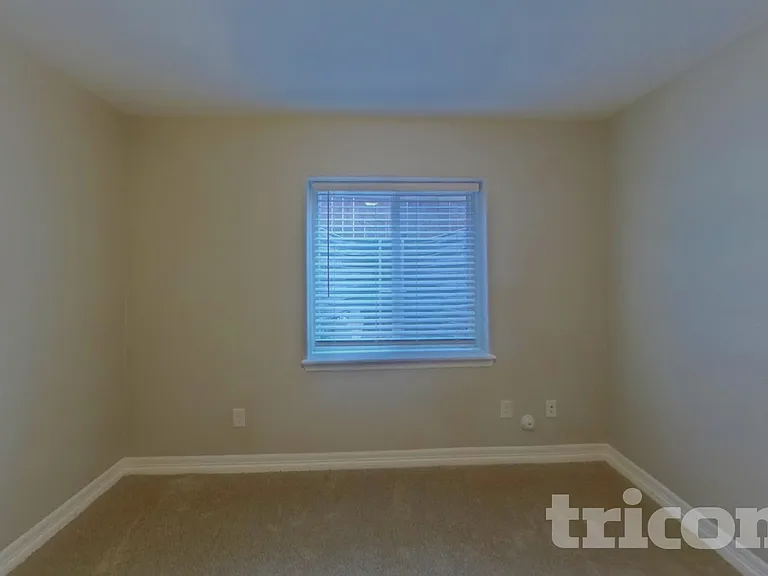 6748 Lamine Dr — Photo 15