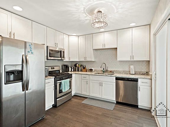 3rd image of 161 Garden Dr