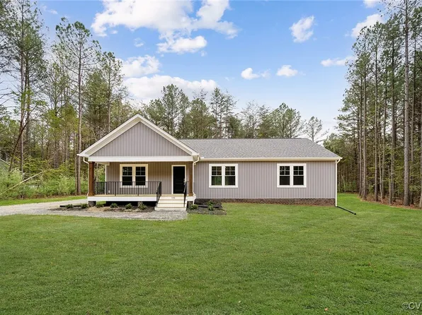 106 E Sunrise Dr, Warsaw, VA 22572