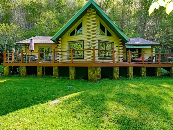 2235 Wampler Hollow Rd, Big Stone Gap, VA 24219