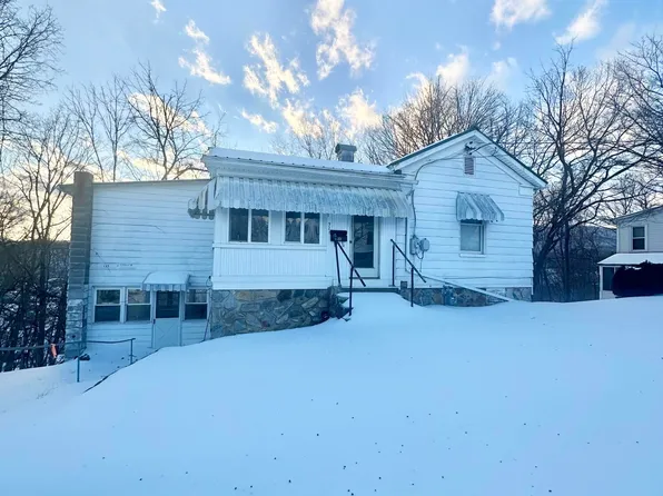 921 Kensington Ave, Clifton Forge, VA 24422