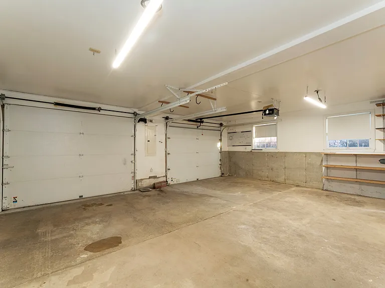 50 Laurel Cir — Photo 27