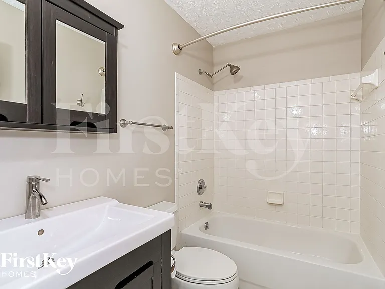 4792 Sarah Dr — Photo 12