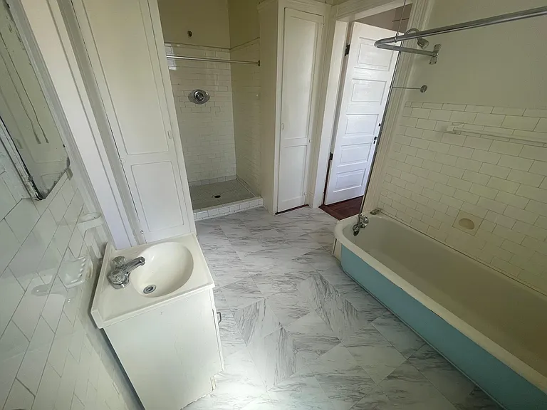 319 S Lopez St #E — Photo 8
