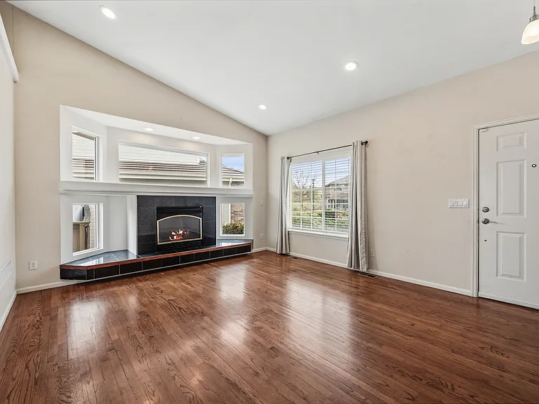 52801 Foxborough Ct — Photo 10