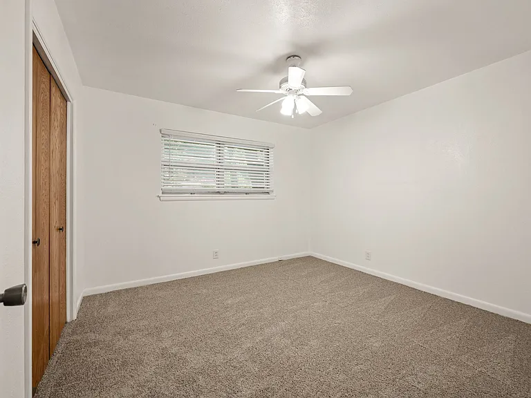 1332 Brookside Dr — Photo 12