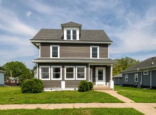 103 N 6th St, Bellevue, IA 52031