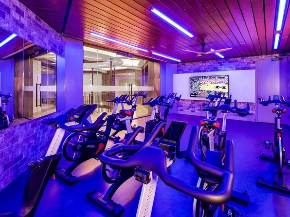 888 Main Street image 13 of 19