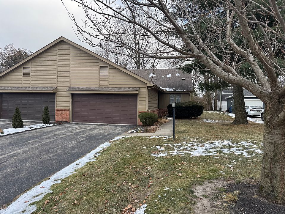 1st image of 3030 Barrington Dr #3030