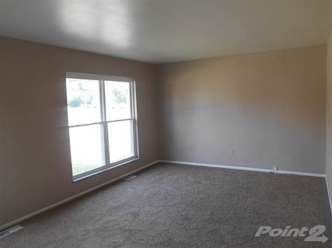 4th image of 570 Bluff Parks Dr