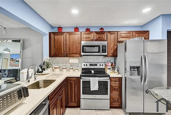 871 NE 207th Ln #203 — Photo 9