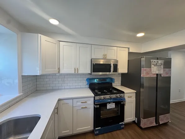 20 Duck Hawk Ct, Hackettstown, NJ 07840