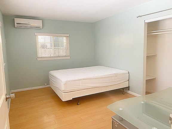 5th image of 2305 Cordoza Ave #C