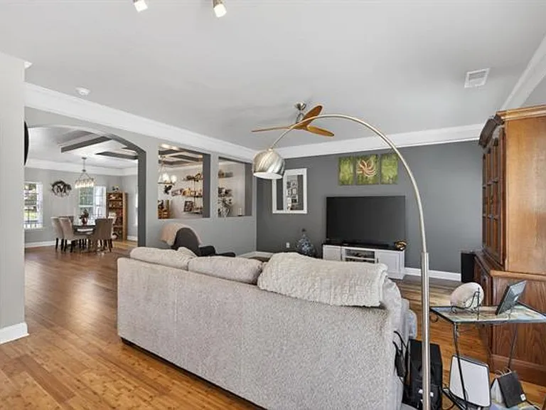 221 Allenbrooke Dr — Photo 17