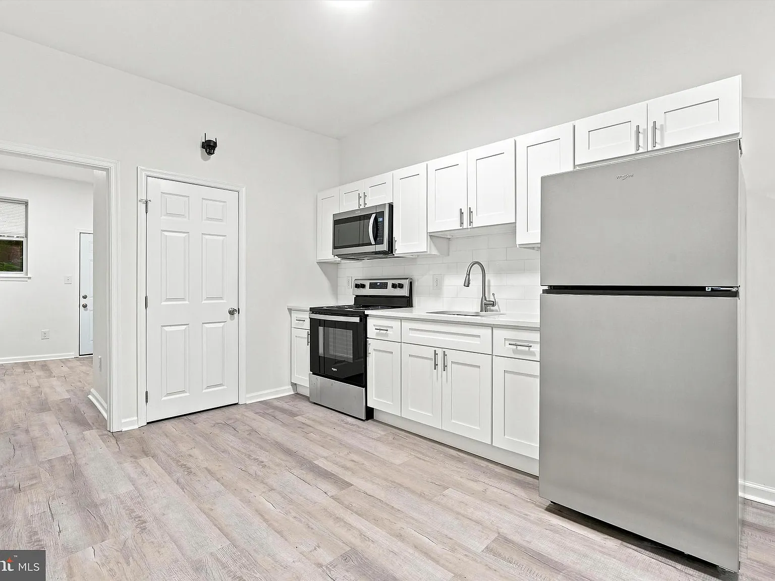 4 bed, 1120 sqft, $1,990 — Photo 3