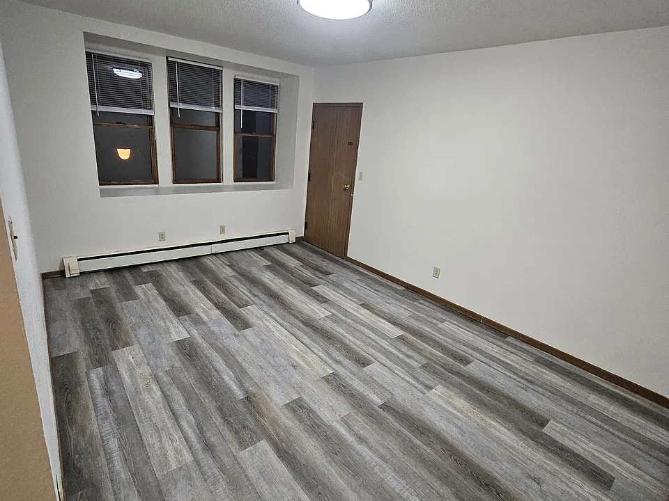 483 Loras Blvd #8