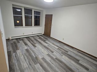 483 Loras Blvd #8, Dubuque, IA 52001