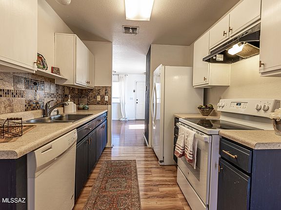 4th image of 1677 E Saint Apollonia St