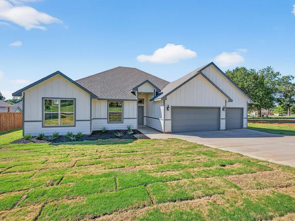 119 Cayuga Trl, Gainesville, TX 76240