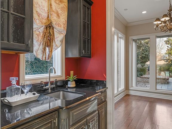 5th image of 105 Esplanade Ct
