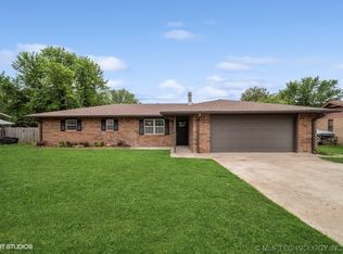 606 Hickory Dr, Cleveland, OK 74020