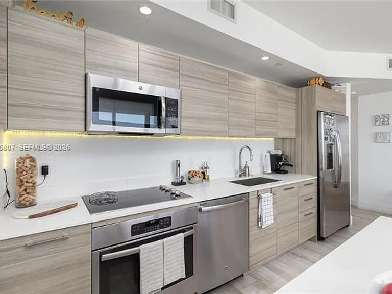 121 NE 34th St #2509 — Photo 7