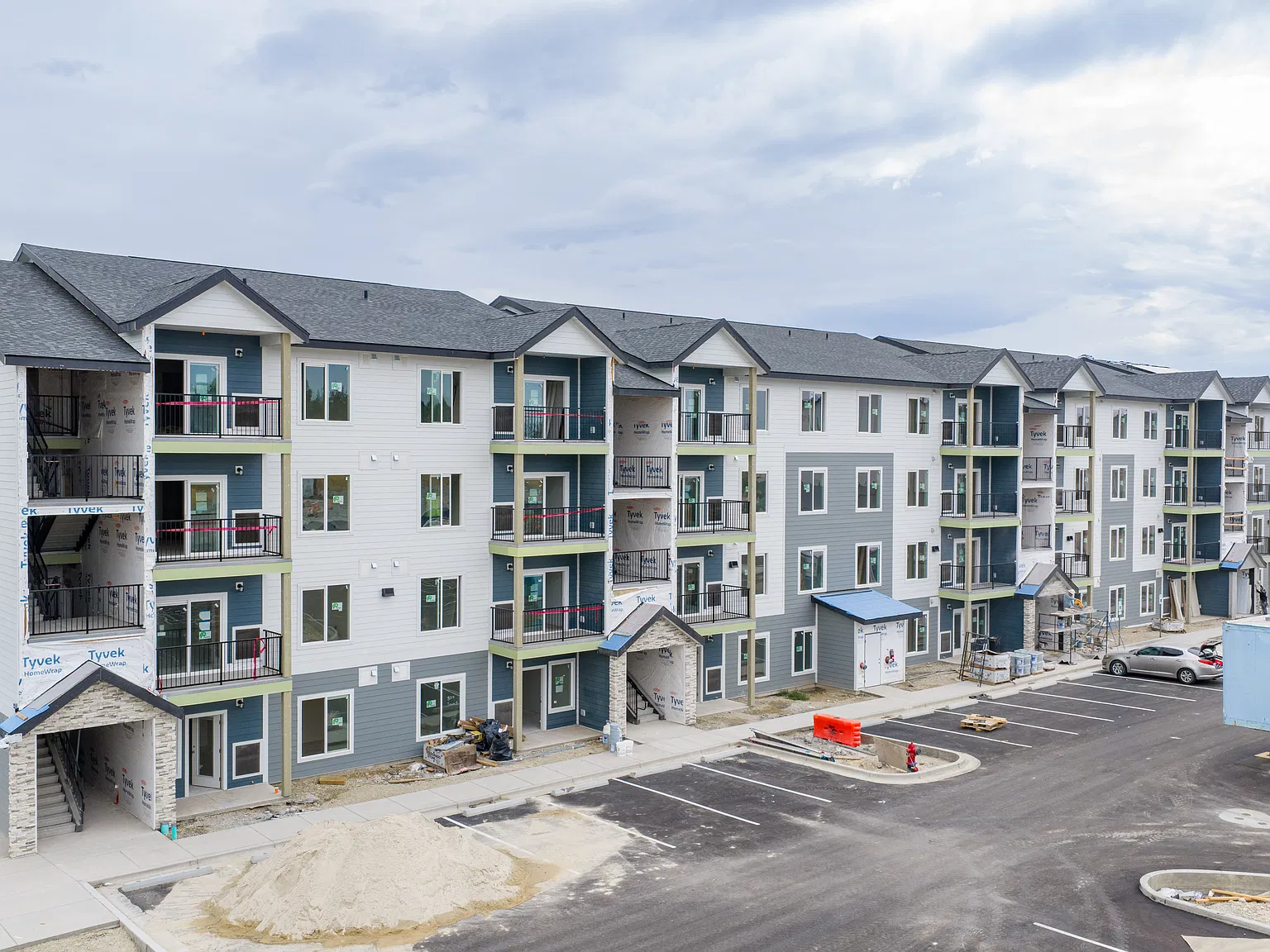 Novella Apartments — Photo 1