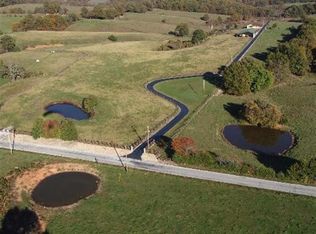 76 Hunters Dr, Galena, MO 65656