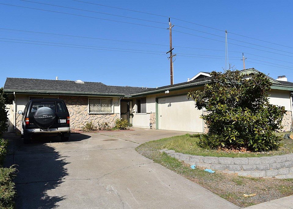 2nd image of 5876 Eldergardens St