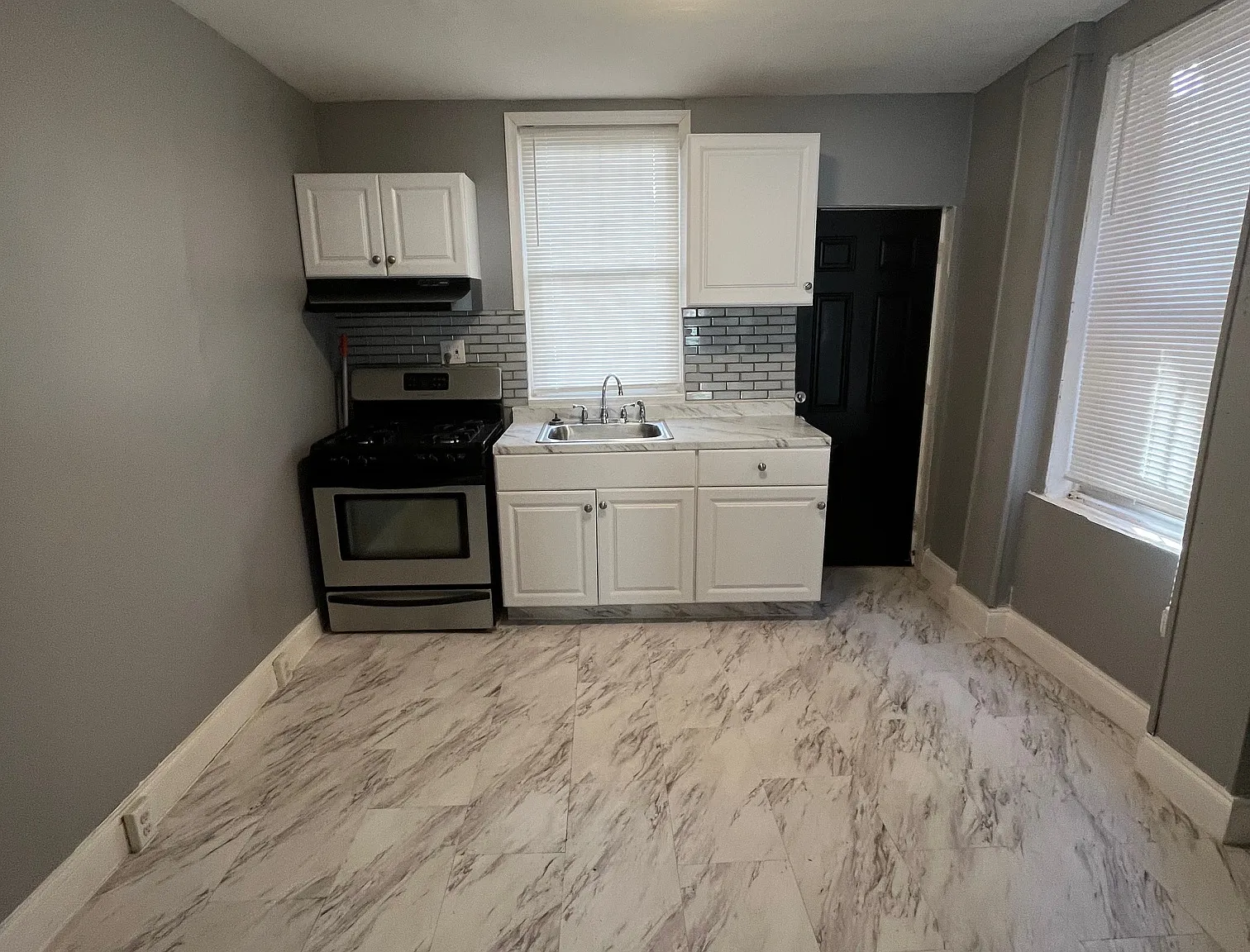 3 bed, 1110 sqft, $1,150 — Photo 3