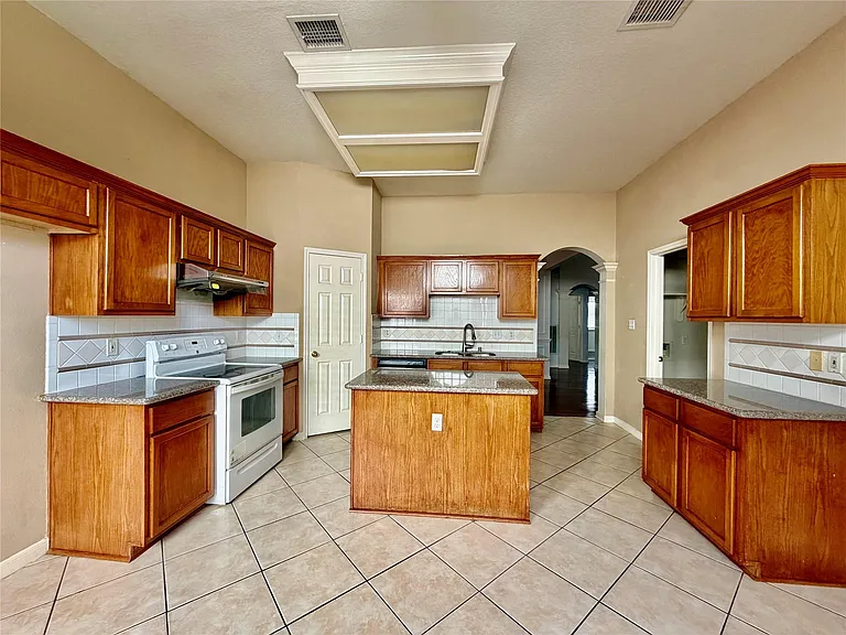 21306 Walden Grove Ln — Photo 13